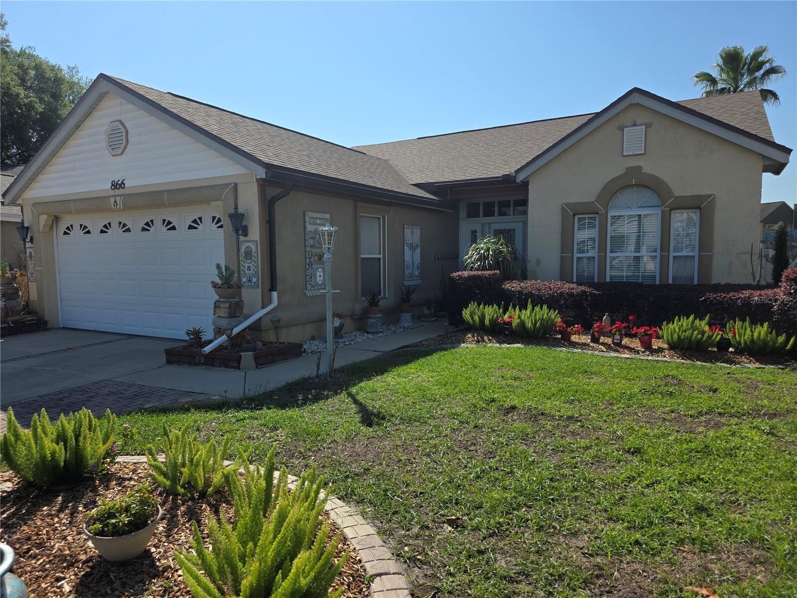 Property Photo: 866 E Charing Cross Circle FL 32746