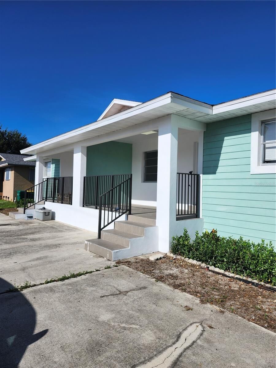 Property Photo:  2921 Vasco Street B  FL 33950 