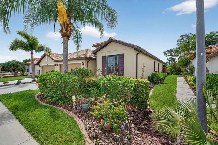 Property Photo:  1625 Currant Court  FL 34289 