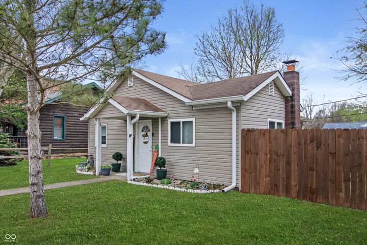 Property Photo:  1069 E 775 S  IN 46164 