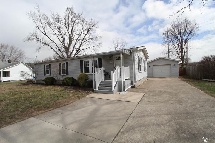 Property Photo:  1720 Hemlock Street  MI 48162 