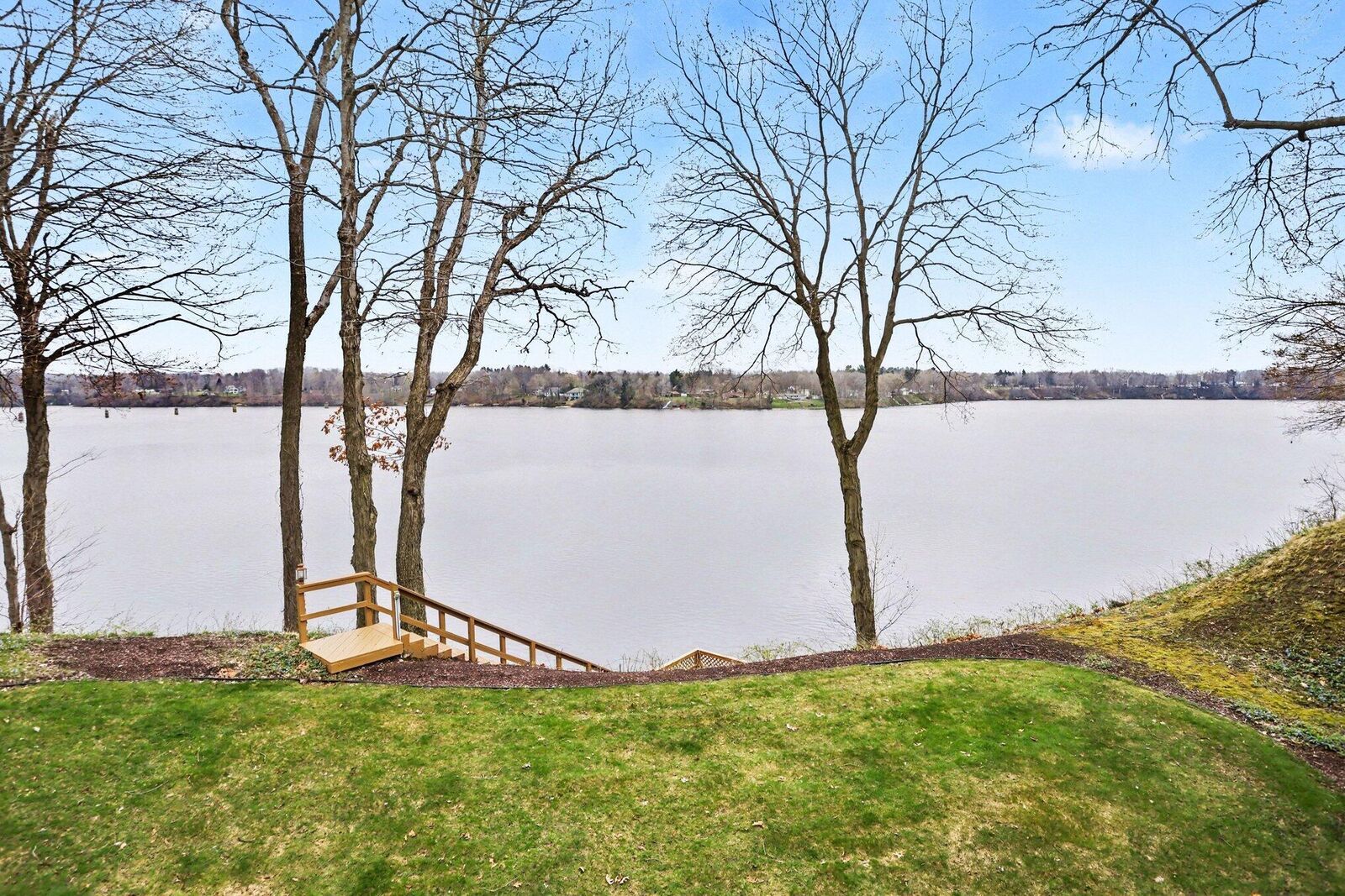 Property Photo: 9895 Lakeview Drive MI 49103