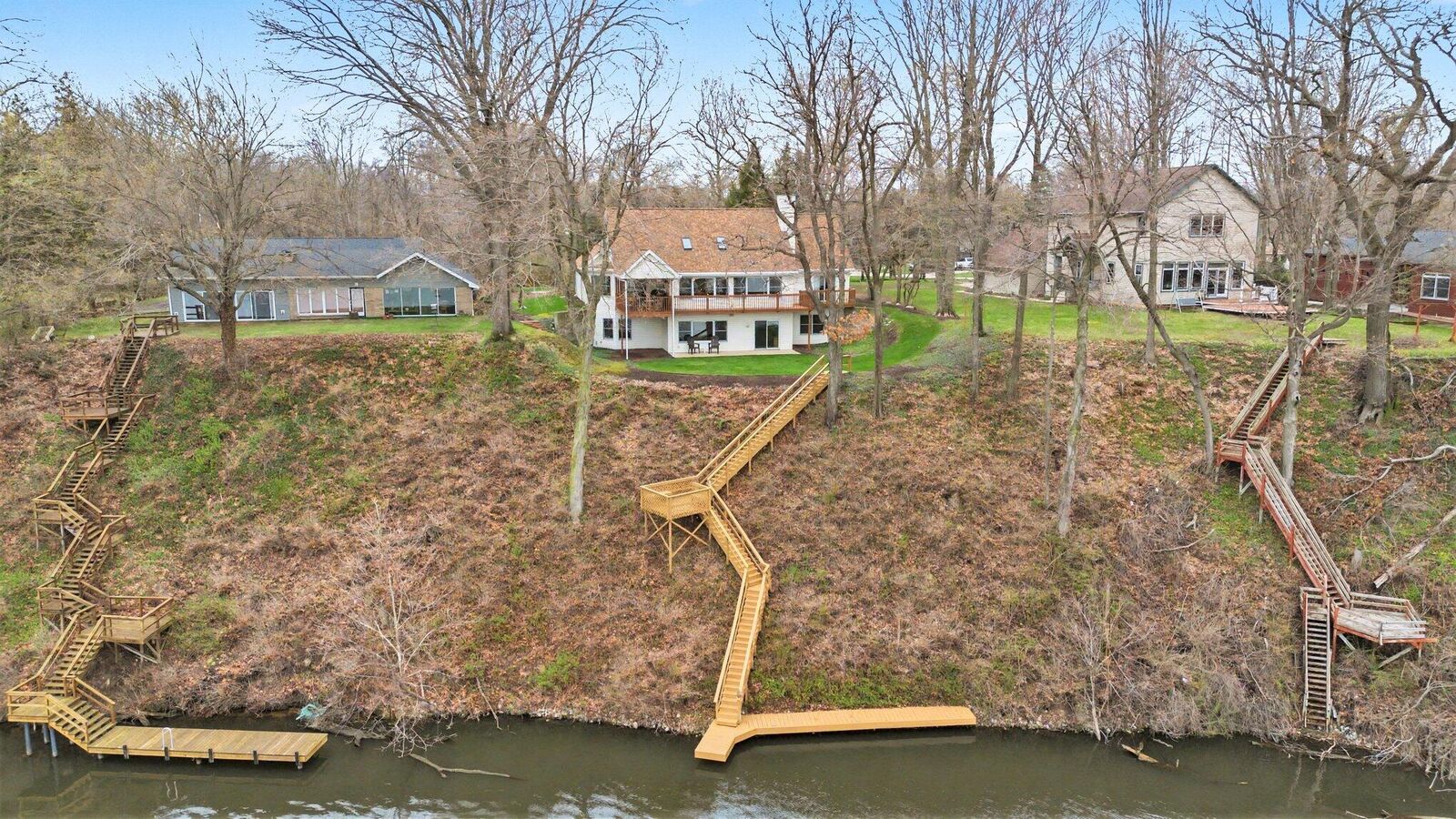Property Photo: 9895 Lakeview Drive MI 49103