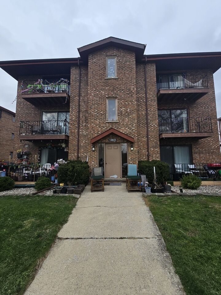 Property Photo: 14643 Lamon Avenue 2B IL 60445