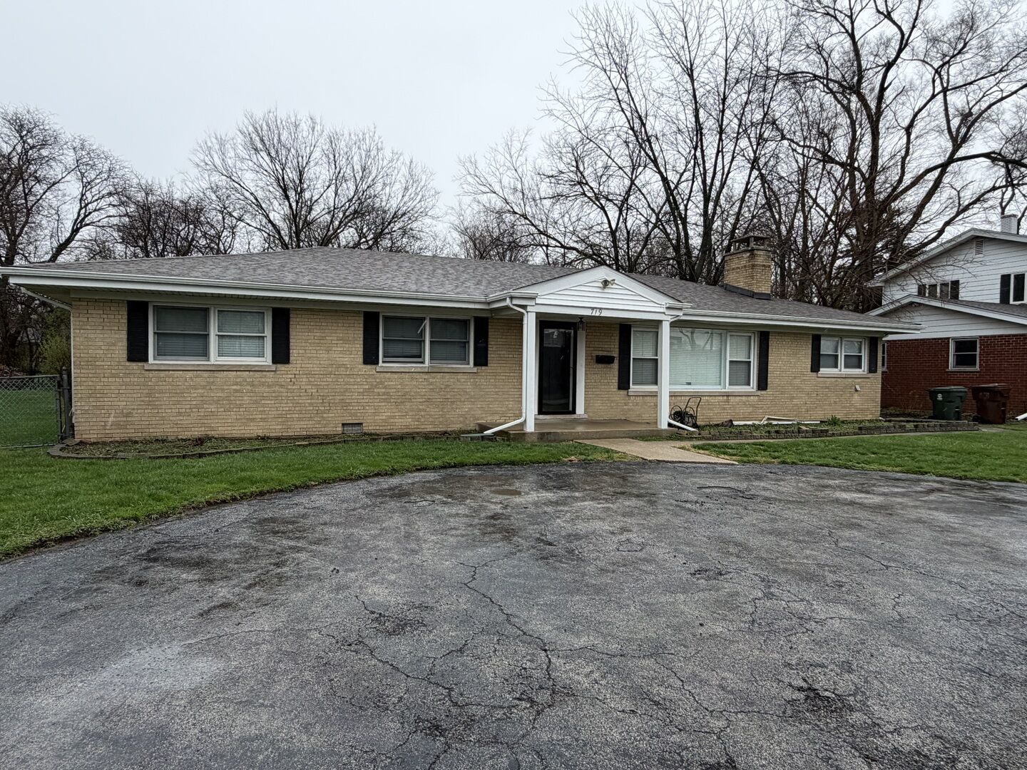 Property Photo:  719 Braemar Road  IL 60422 