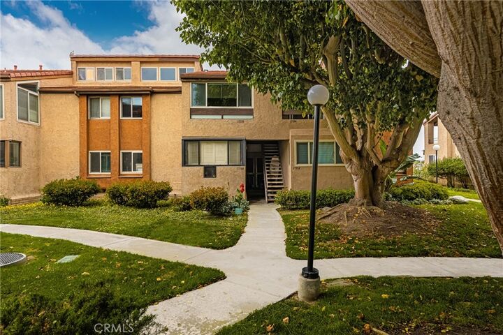 Property Photo: 17110 Bluewater Lane CA 92649
