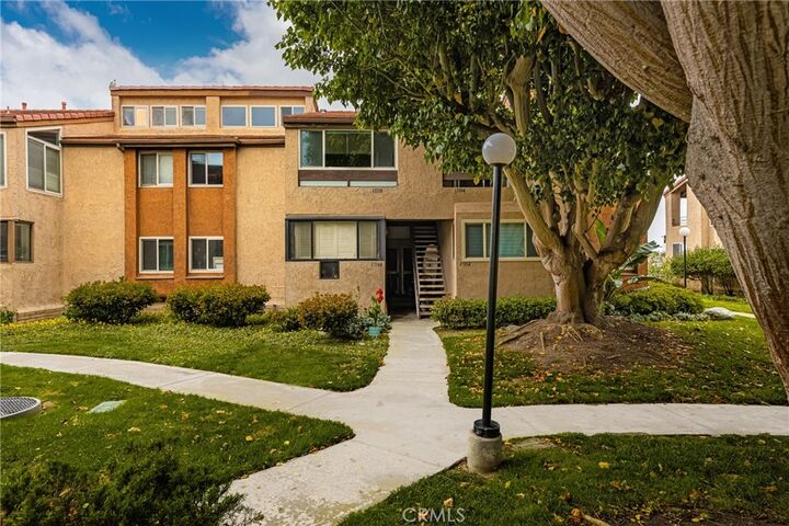 Property Photo: 17110 Bluewater Lane CA 92649