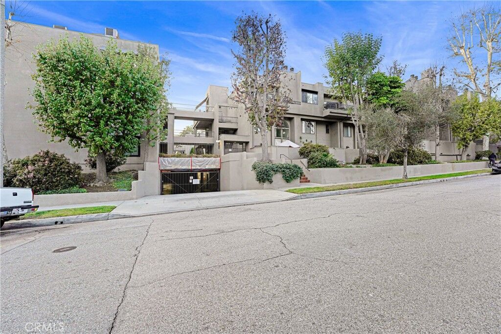 Property Photo: 1310 E Orange Grove 103 CA 91104