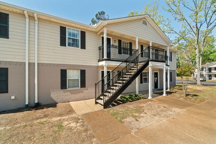 Property Photo:  2112 Old Taylor Rd  Unit  L7  MS 38655 