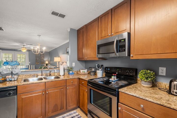 Property Photo: 2112 Old Taylor Rd Unit L7 MS 38655