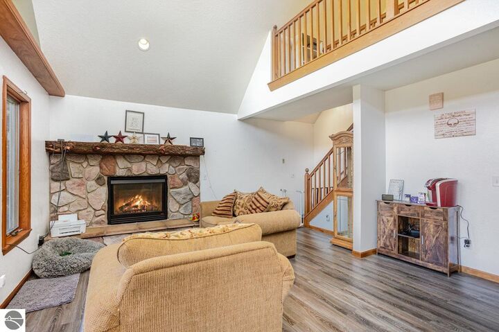 Property Photo:  823 Valley Stream Court  MI 48625 