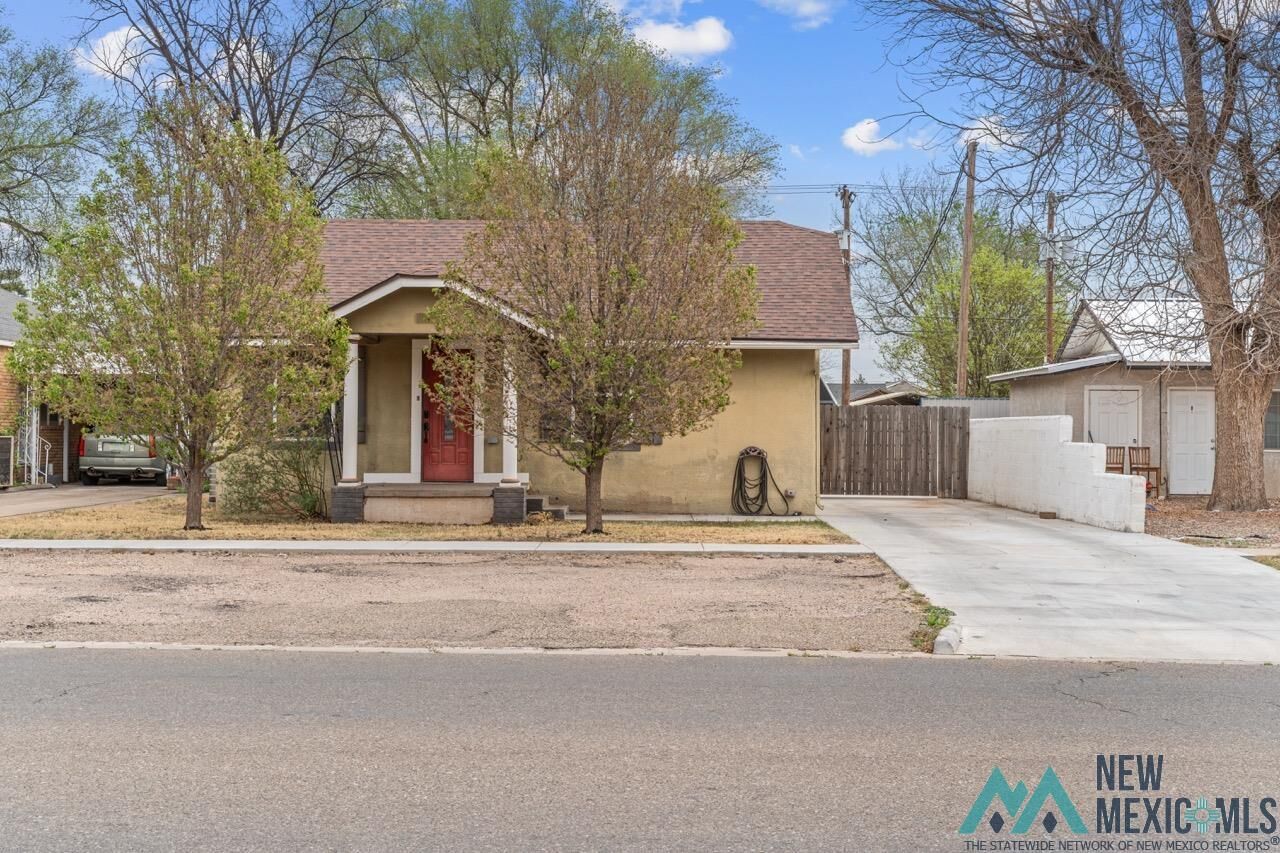 Property Photo:  1009 Pile Street  NM 88101 