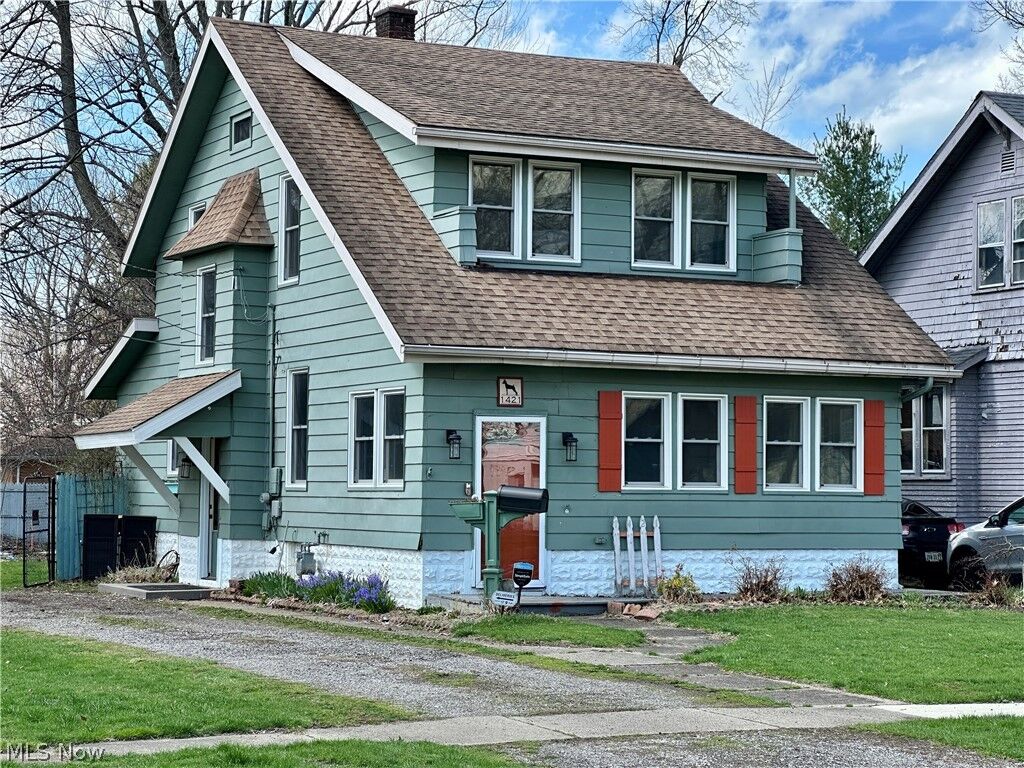 Property Photo:  1421 Ohio Avenue  OH 44004 