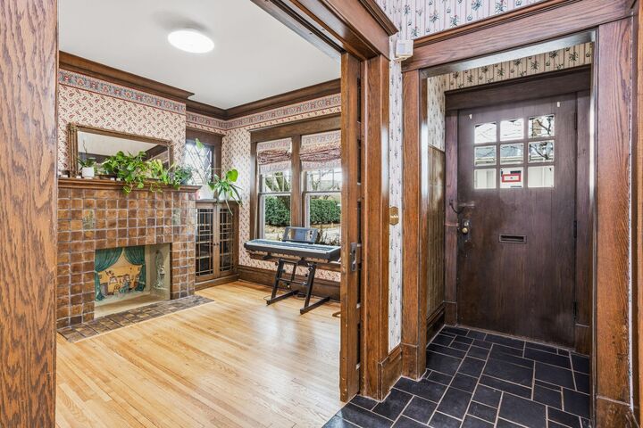 Property Photo: 1470 W 35th Street MN 55408