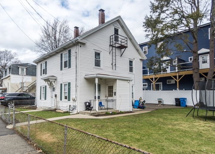 Property Photo:  10 Foundry Avenue 10  MA 02453 