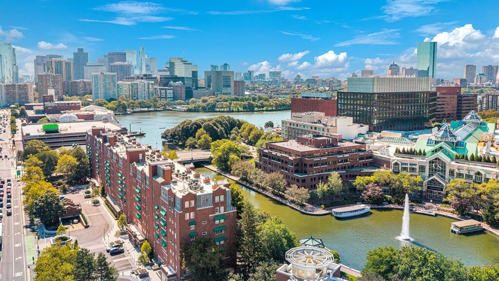 Property Photo:  4 Canal Park Ph8  MA 02141 