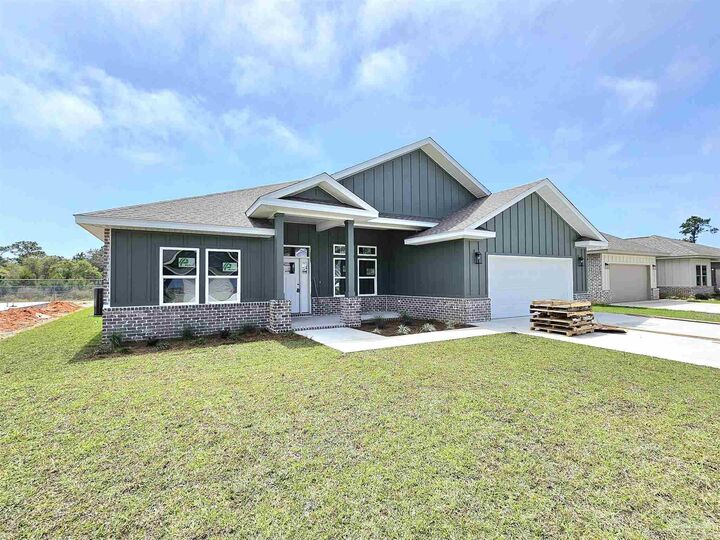 Property Photo: 5529 Chenier Dr FL 32563