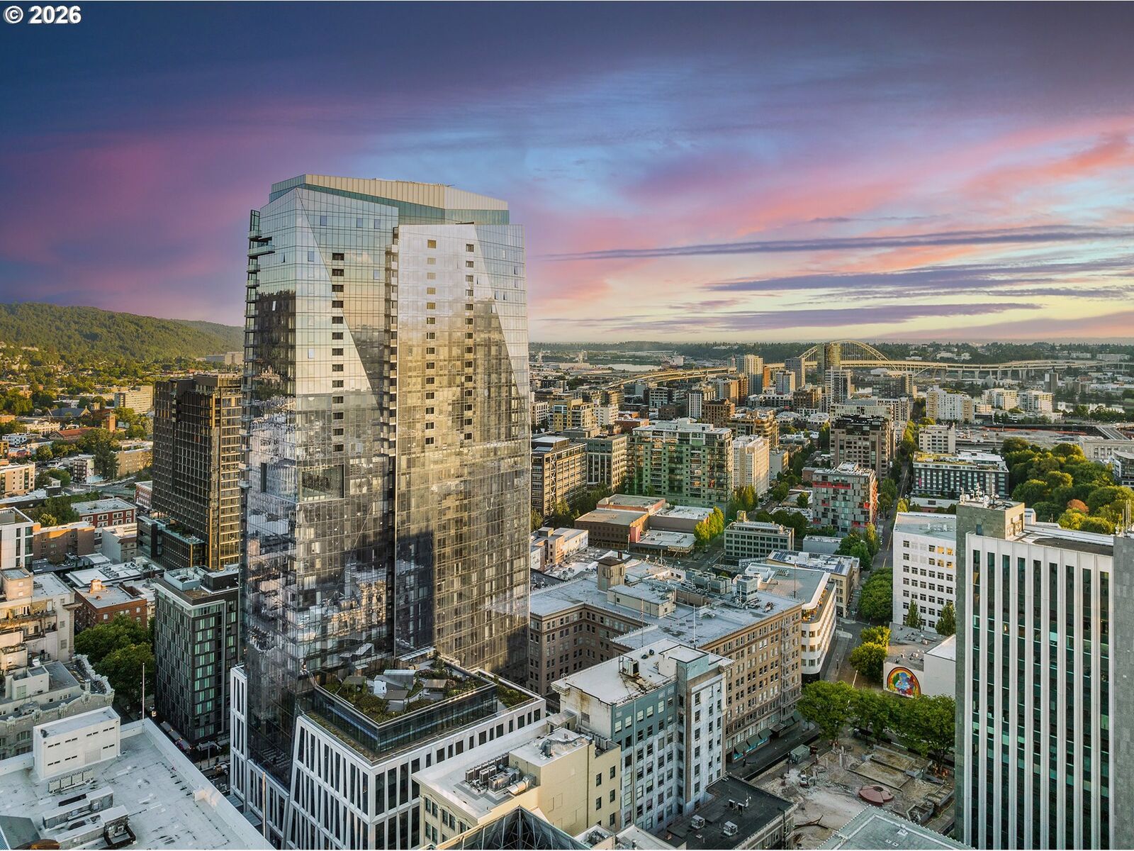 Property Photo:  550 SW 10th Ave 2802  OR 97205 