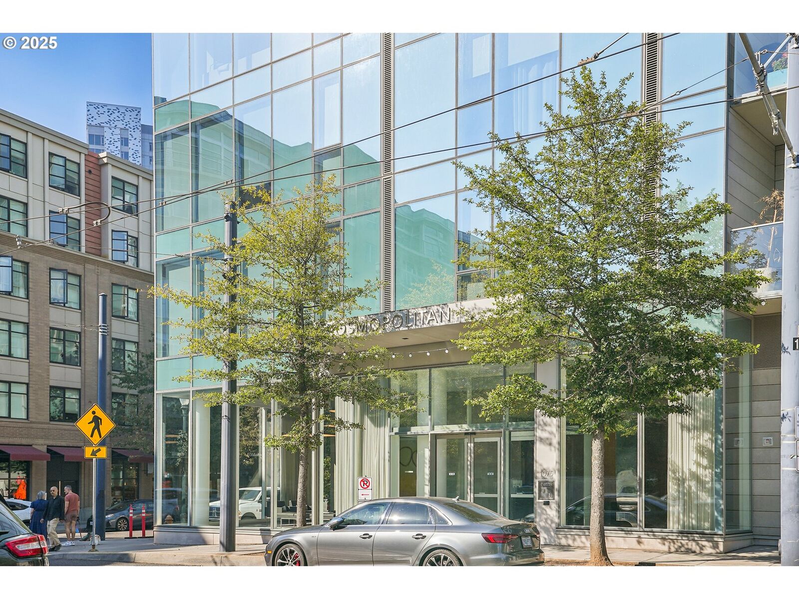 Property Photo:  1075 NW Northrup St 1012  OR 97209 