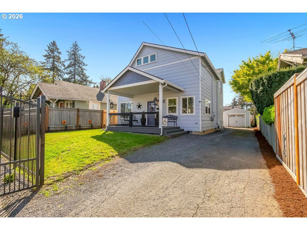 Property Photo:  6411 SE 94th Ave  OR 97266 