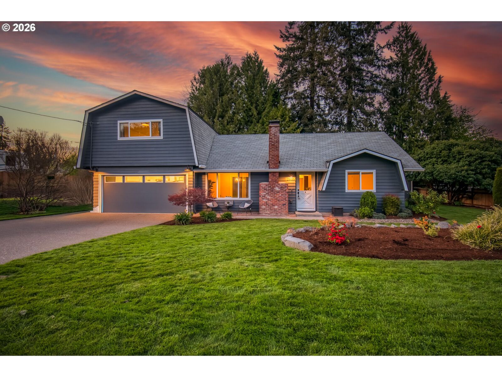 Property Photo:  2635 Lafave St  OR 97068 