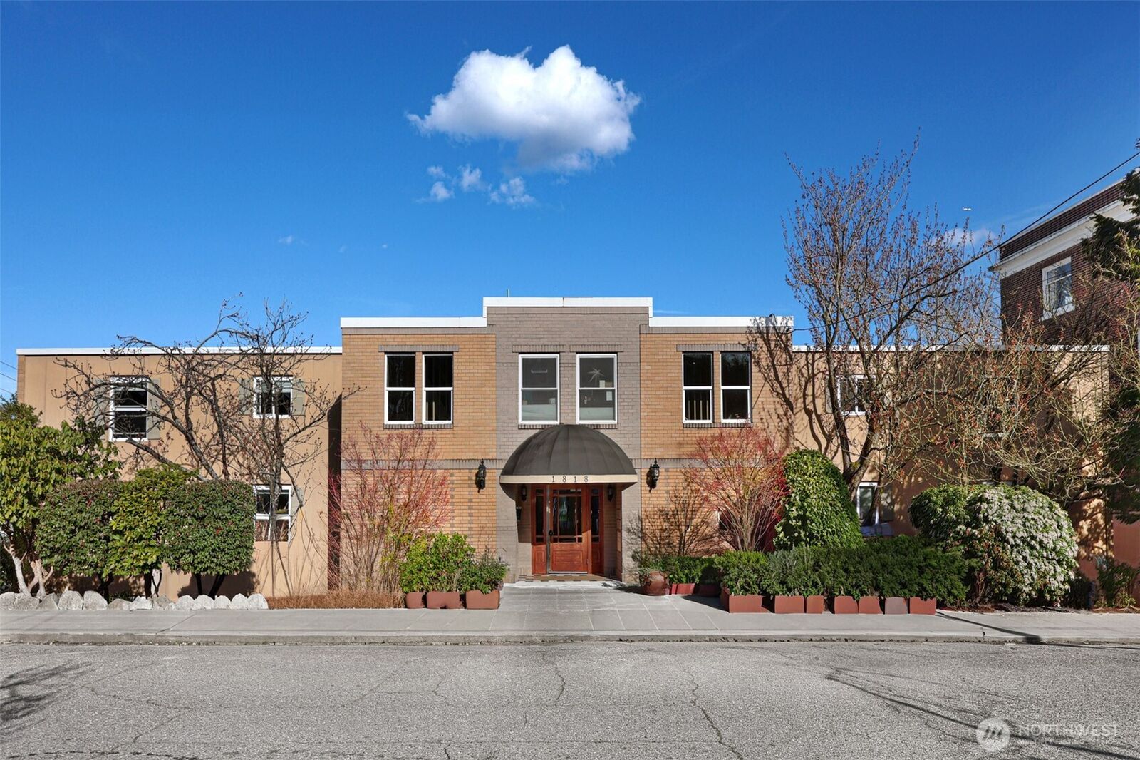 Property Photo:  1818  Bigelow Avenue N 301  WA 98109 