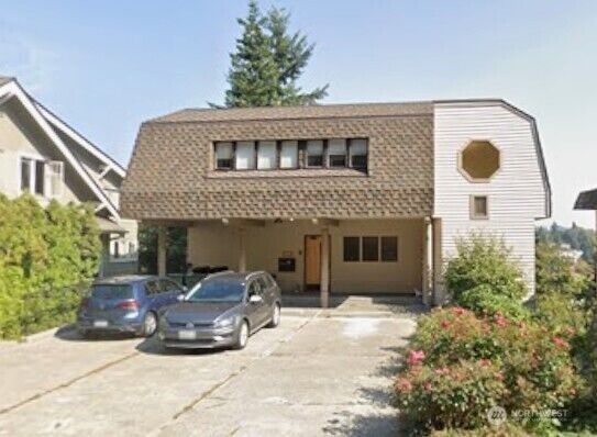 Property Photo:  5228  21st Avenue NE  WA 98105 