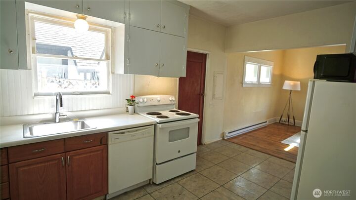 Property Photo:  2544  15th Avenue W  WA 98119 