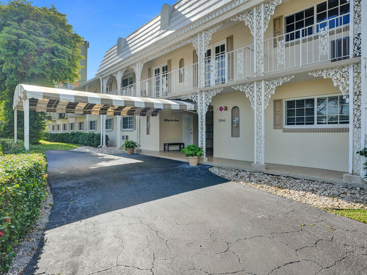 Property Photo:  2866 NE 30th Street 3  FL 33306 
