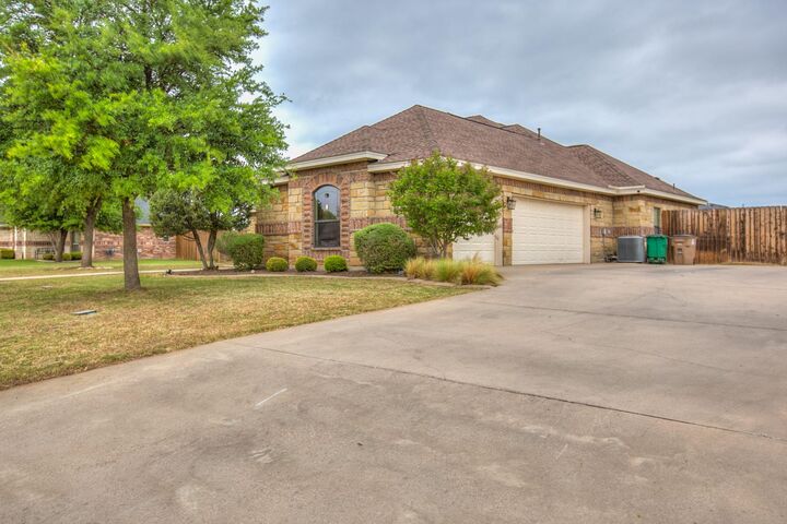 Property Photo:  1806 Pine Valley Street  TX 76904 