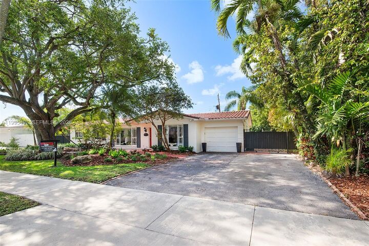 Property Photo:  9370 SW 82nd St  FL 33173 