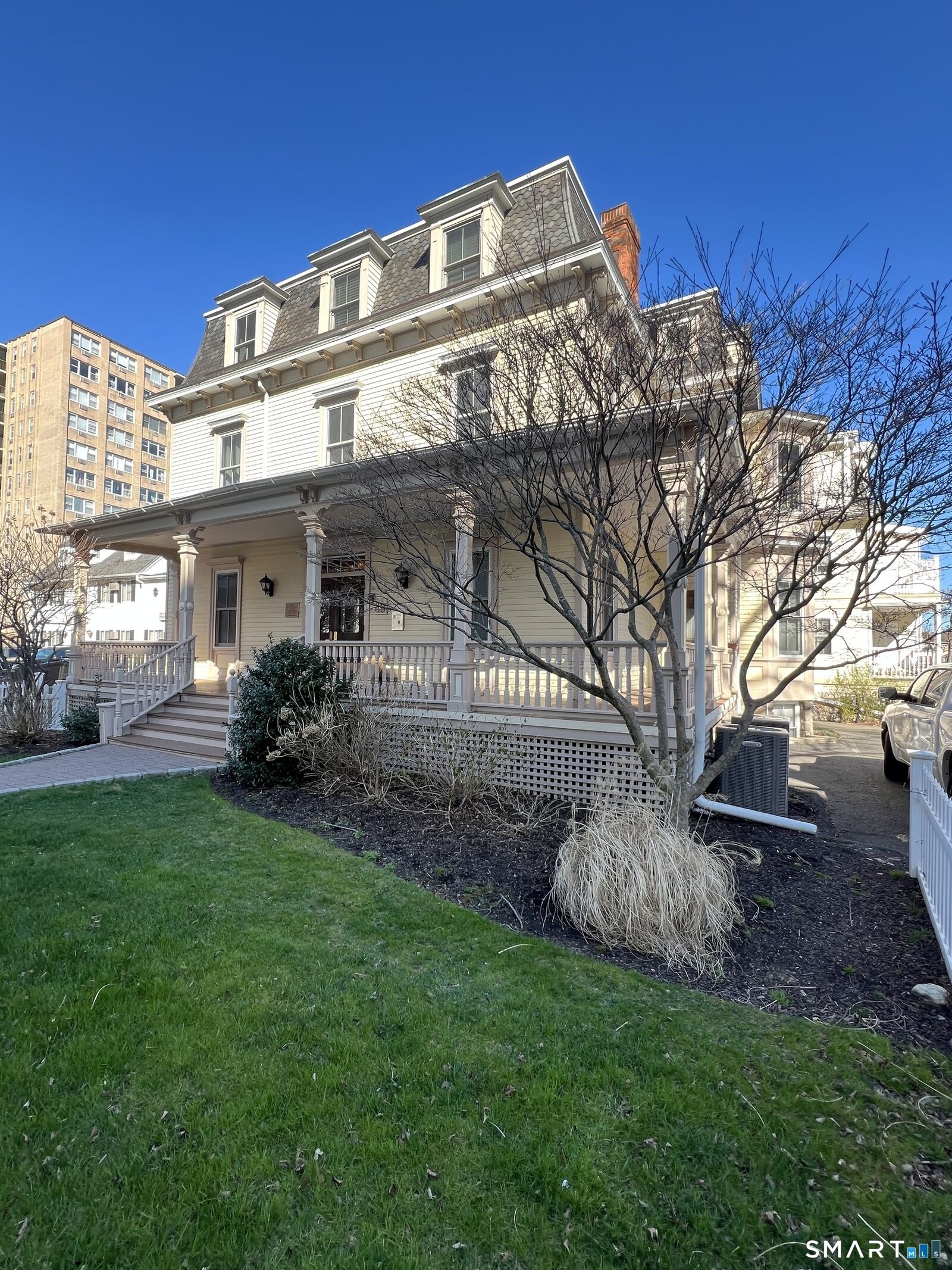 Property Photo:  49 Glenbrook Road 103  CT 06902 