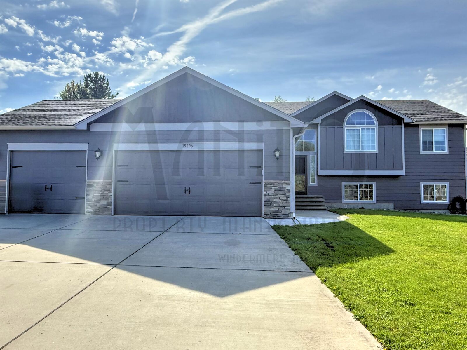 Property Photo: 15206 N Wilson Ct WA 99021