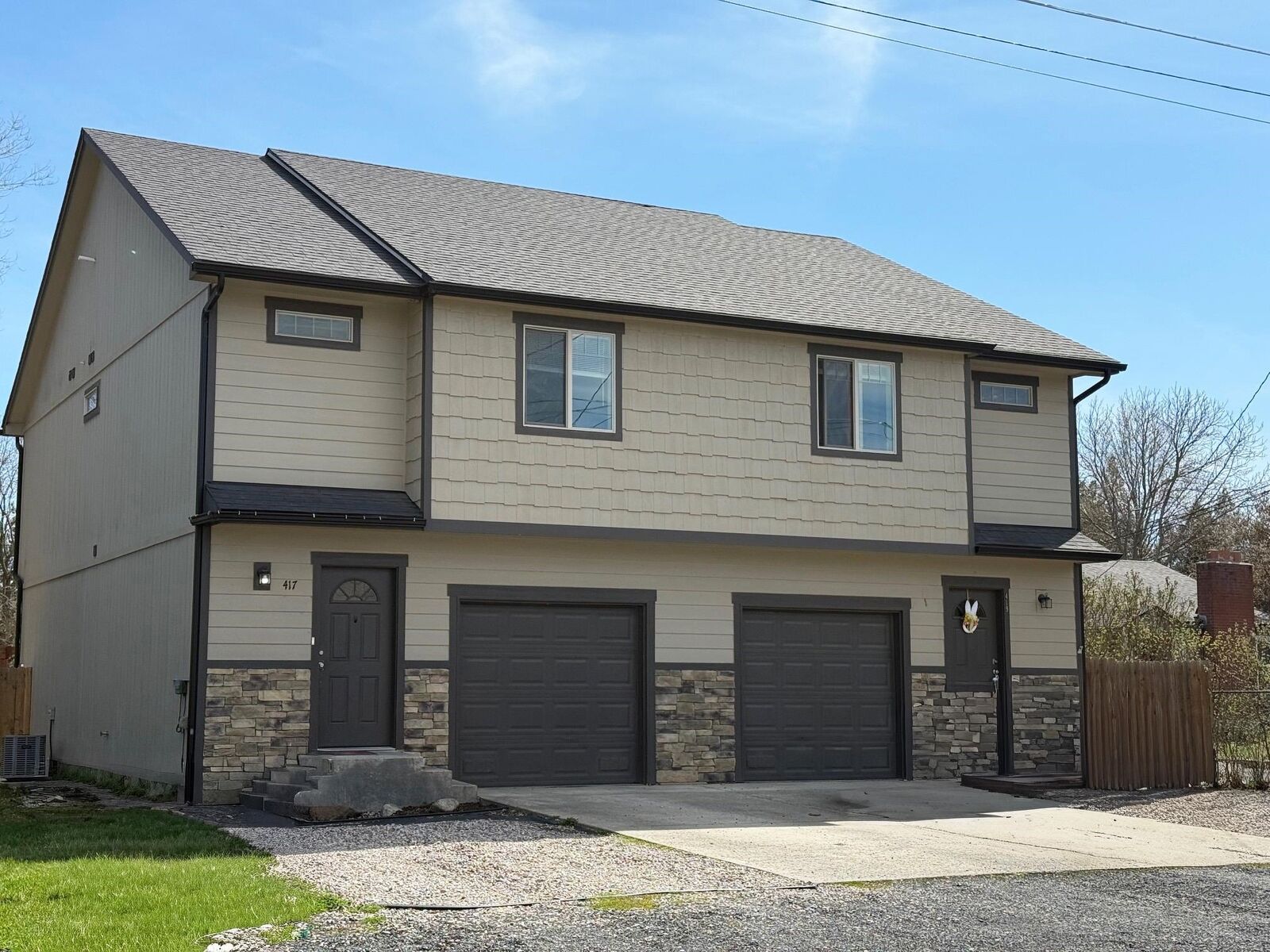 Property Photo:  417/419 W Ivanhoe Rd  WA 99218-2128 