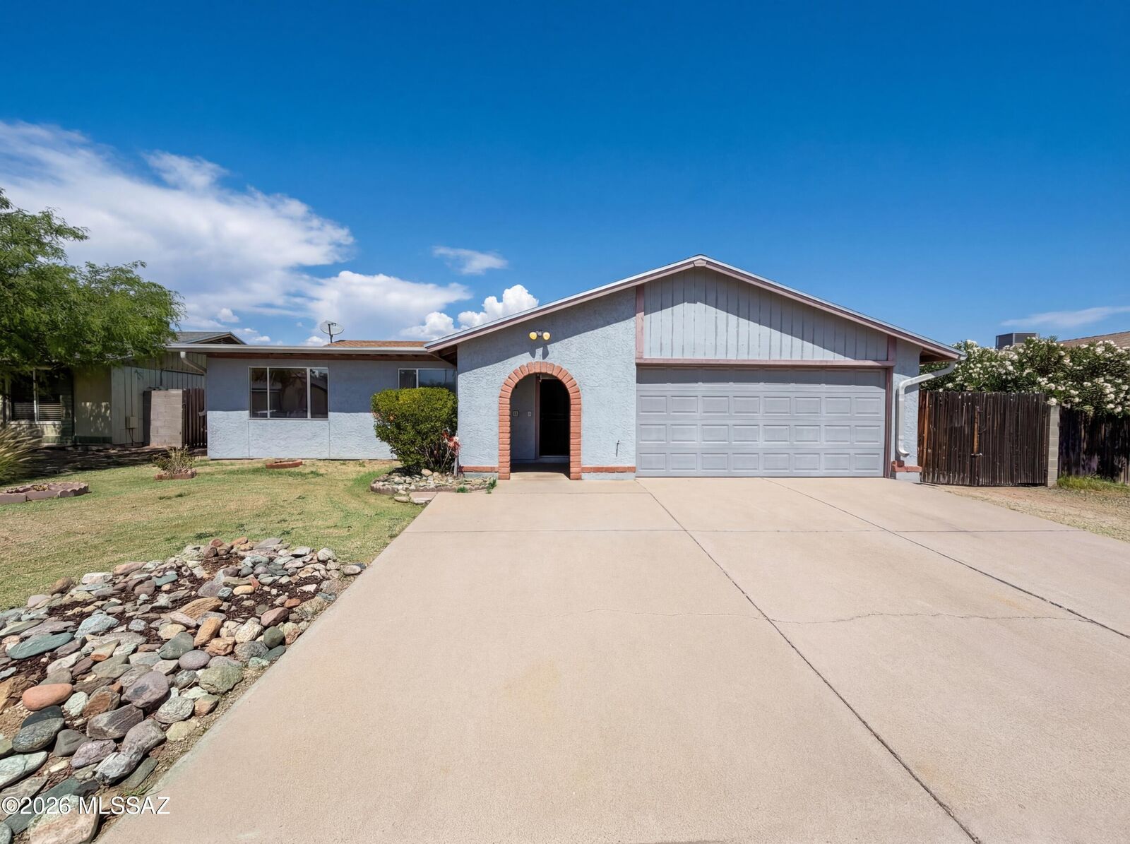 Property Photo:  9941 E Hawthorne Street  AZ 85748 