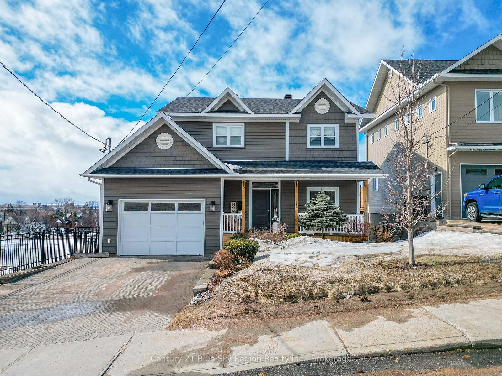 Property Photo:  723 McLaren Street  ON P1B 3M1 