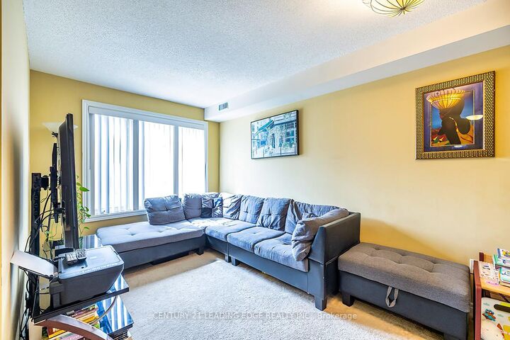 Photo de la propriété:  80 Aerodrome Crescent 201  ON M4G 4J1 