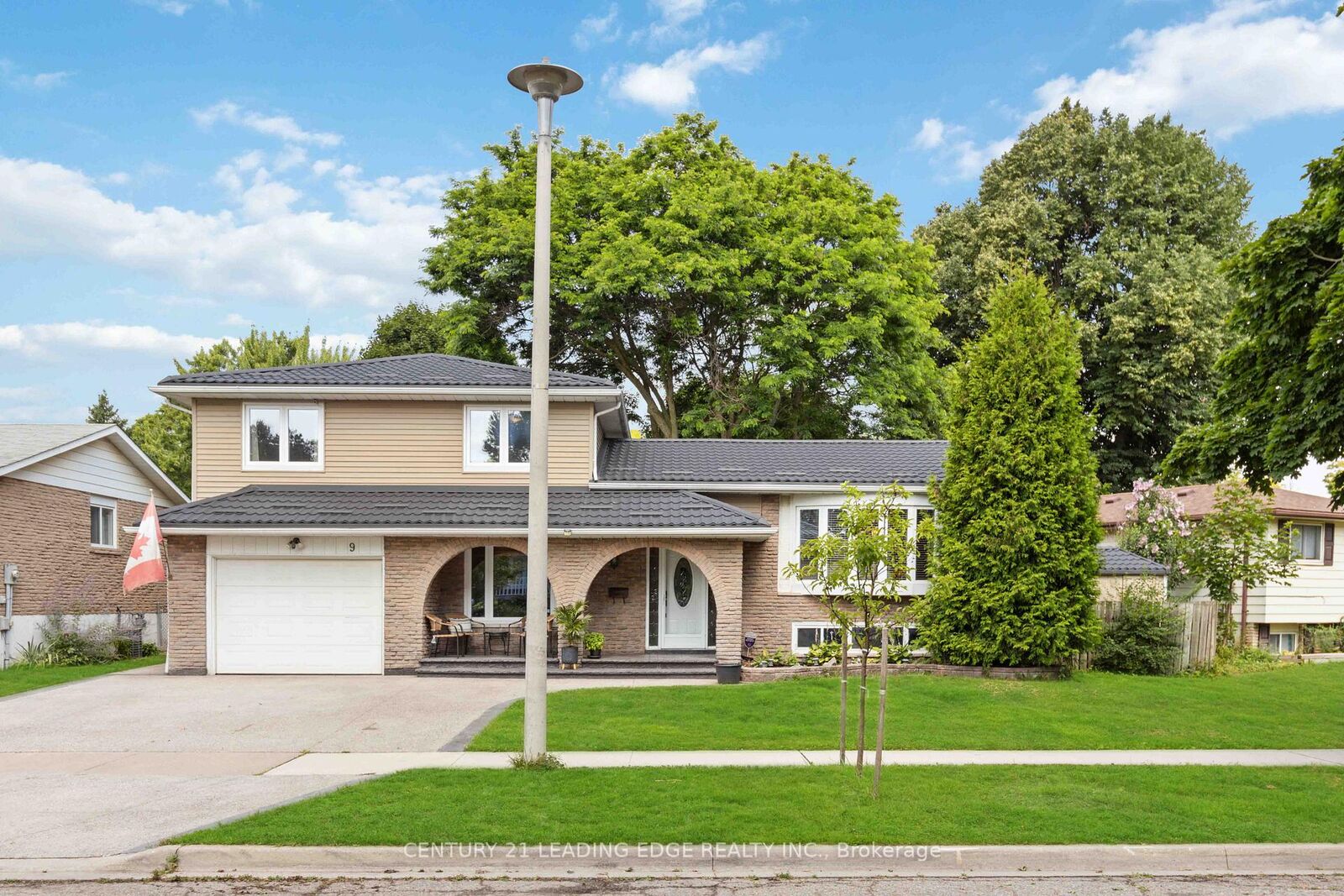 Property Photo:  9 Trotters Lane  ON L6Y 1B5 