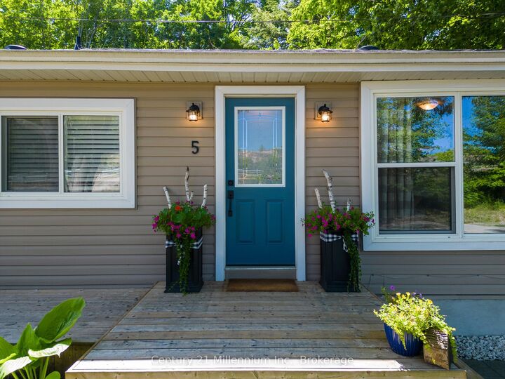 Property Photo:  5 Bells Park Road  ON L9Z 2X2 