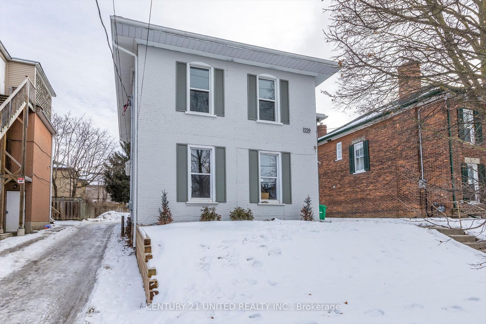 Property Photo:  550 Aylmer Street N  ON K9H 3W7 