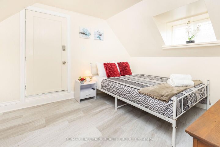 Property Photo:  456 Bronson Avenue 2  ON K1R 6J6 