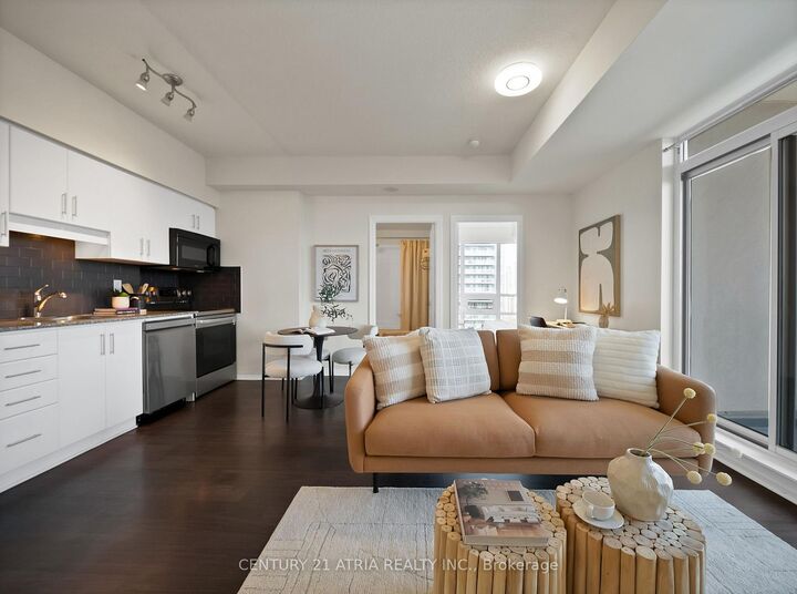 Property Photo:  30 Herons Hill Way 1801  ON M2J 0A7 