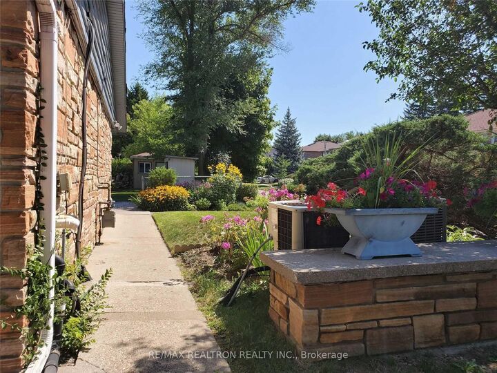 Property Photo:  2623 Kennedy Road Bsmnt  ON M1T 3H5 