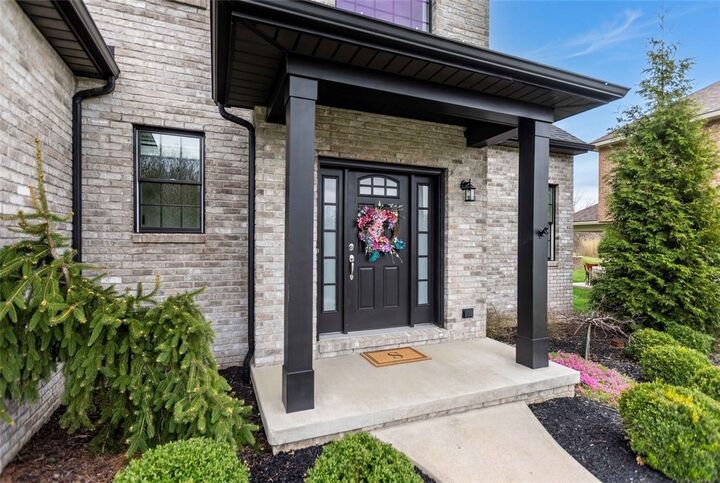 Property Photo:  2547 Forest Brook Dr  PA 15241 