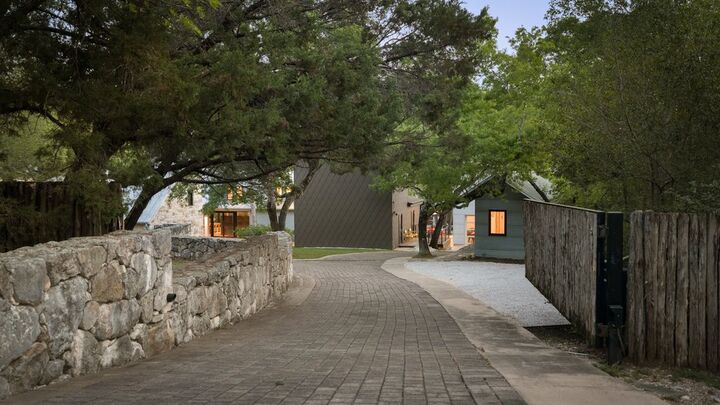 Property Photo: 4707 Peace Pipe Path TX 78746