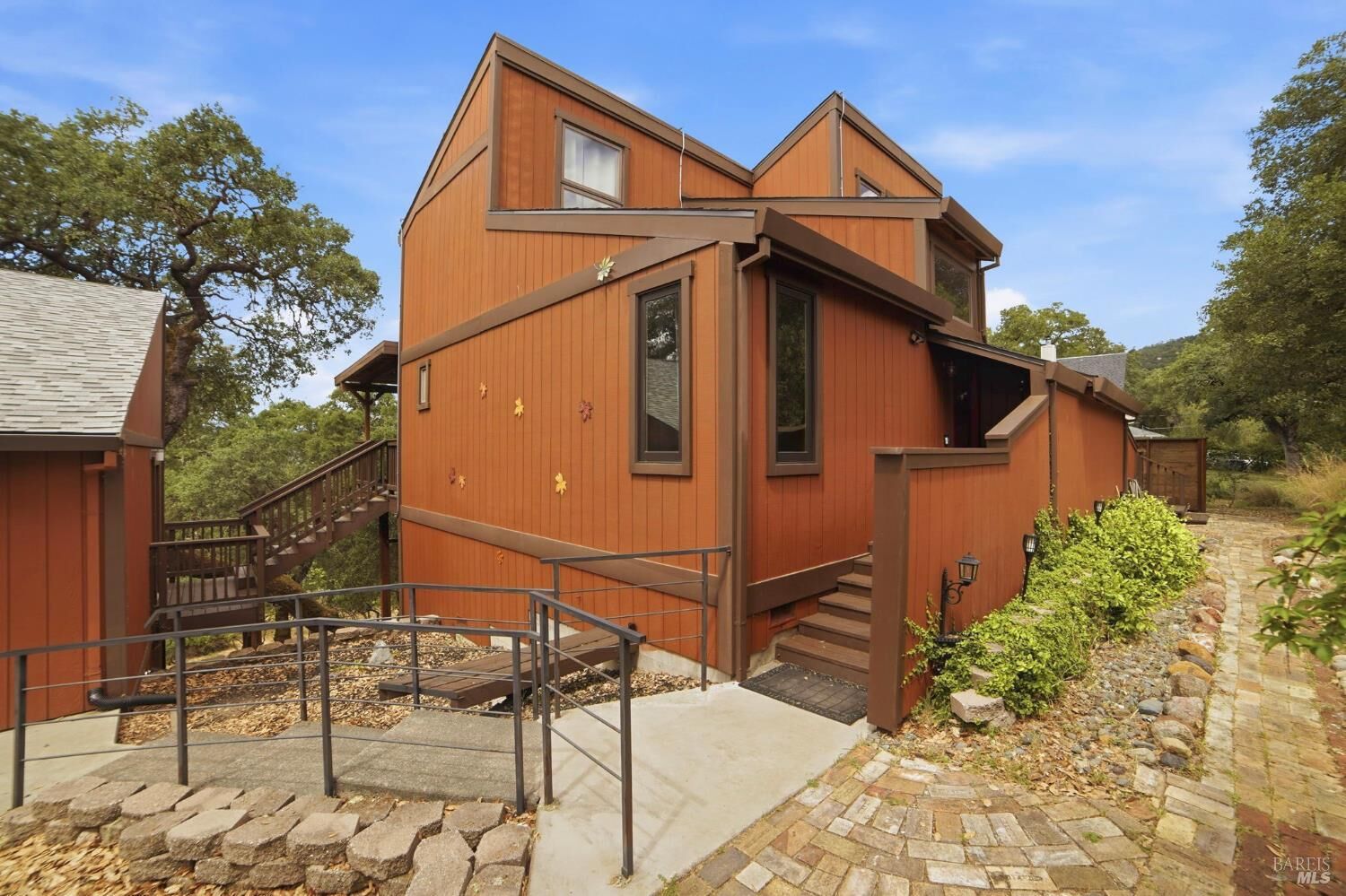 Property Photo:  26807 Oak Knoll Terrace  CA 95425 