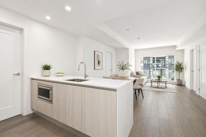 Property Photo: 488 W 58th Avenue 205 BC V5X 1V5