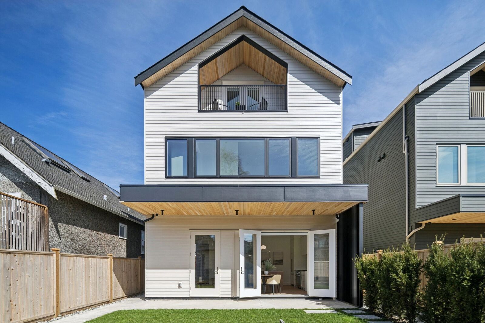 Property Photo: 3648 W 20th Avenue 2 BC V6S 1E8