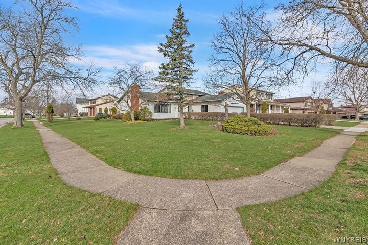 Property Photo: 146 N Brier Rd Road NY 14228