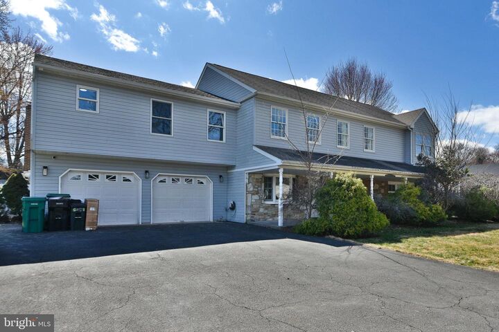 Property Photo: 1194 Elberta Avenue PA 19020